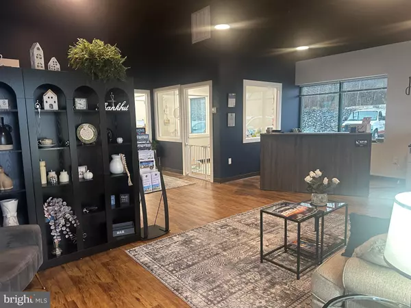 Harrisonburg, VA 22801,3215 PEOPLES DR DR #110