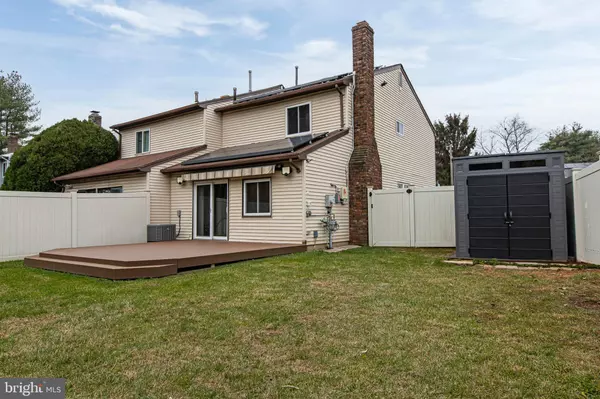 Dayton, NJ 08810,8 MARC DR