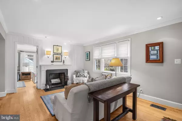 Annandale, VA 22003,4004 ESTABROOK DR