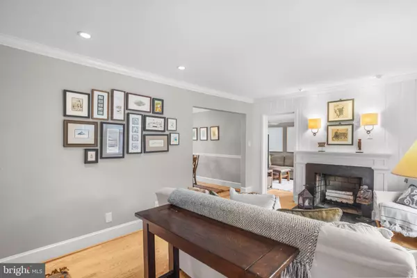 Annandale, VA 22003,4004 ESTABROOK DR