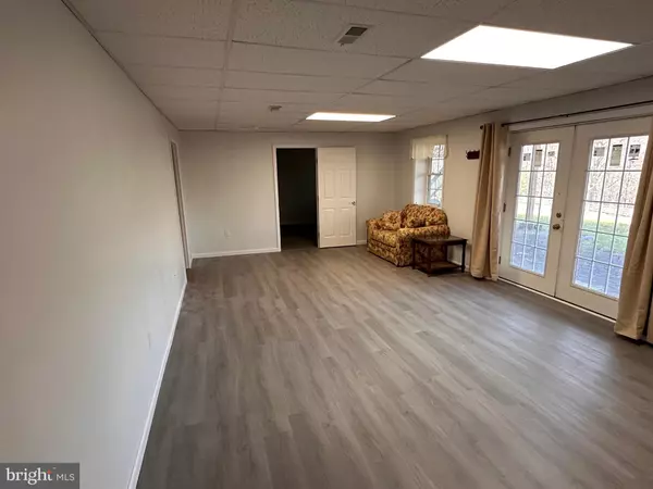 Berkeley Springs, WV 25411,22 SILVERHILL LN