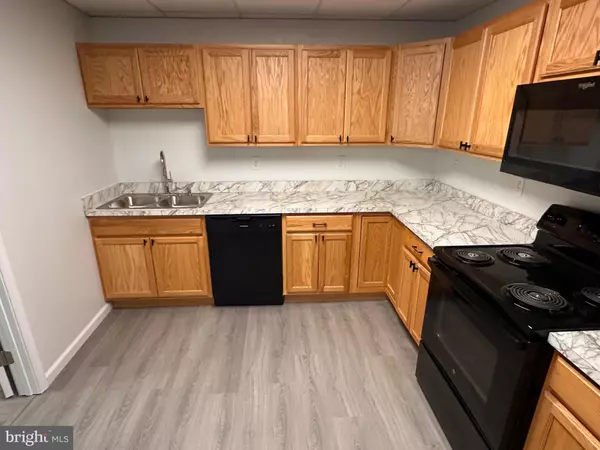 Berkeley Springs, WV 25411,22 SILVERHILL LN