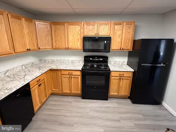 Berkeley Springs, WV 25411,22 SILVERHILL LN