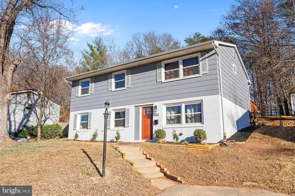 13421 HILLENDALE DR, Woodbridge, VA 22193