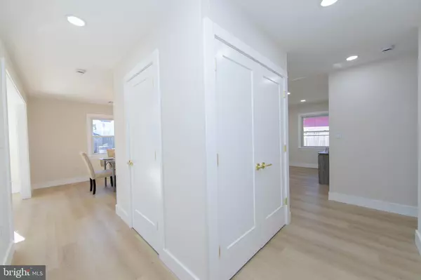 Willingboro, NJ 08046,8 BALLAD LN