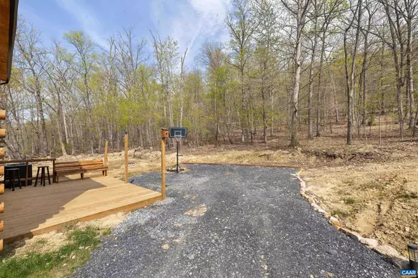 Shenandoah, VA 22849,136 WILDWOOD LN