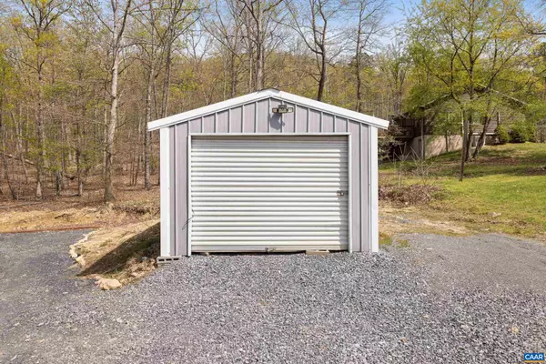 Shenandoah, VA 22849,136 WILDWOOD LN