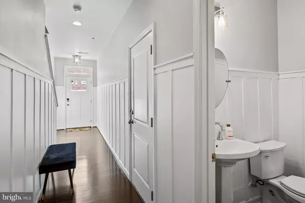 Glen Burnie, MD 21060,7112 YAMHILL WAY