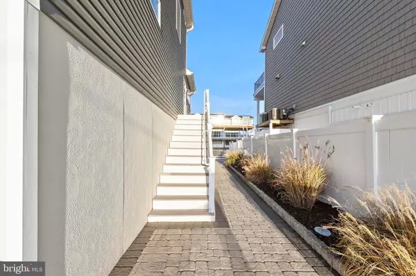 Manahawkin, NJ 08050,152 MORTON DRIVE