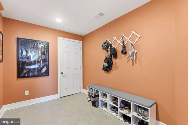 Ashburn, VA 20147,42605 NUBBINS TER