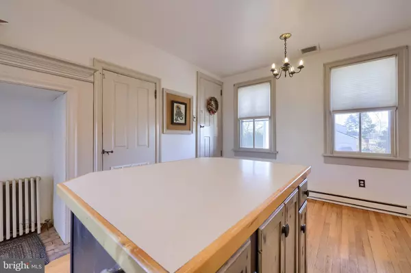 Lancaster, PA 17602,739 VILLAGE RD