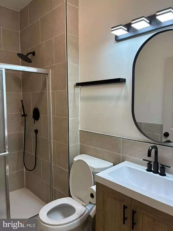 Trenton, NJ 08618,44 READING AVE