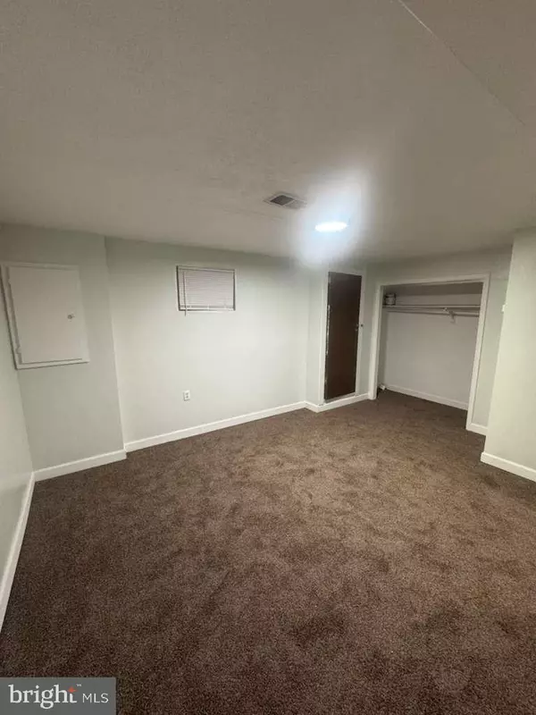 Clinton, MD 20735,6112 ARMOR DR