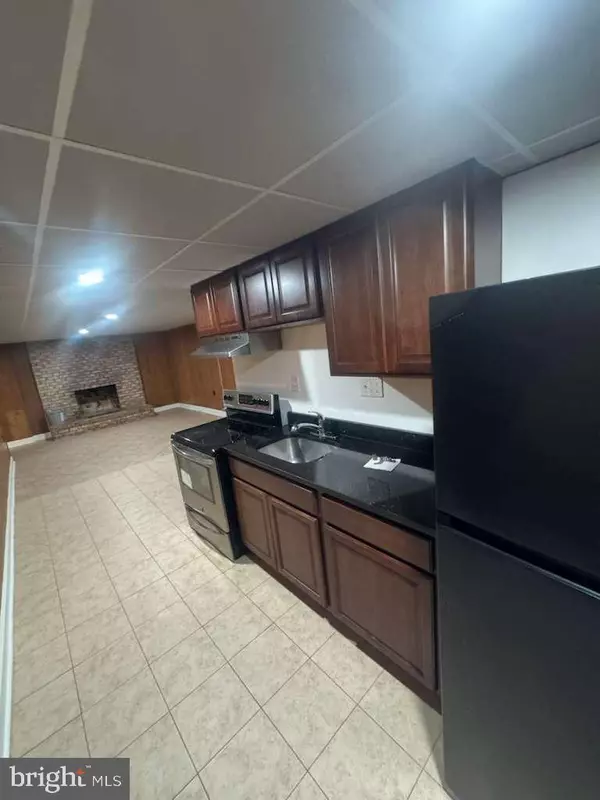 Clinton, MD 20735,6112 ARMOR DR