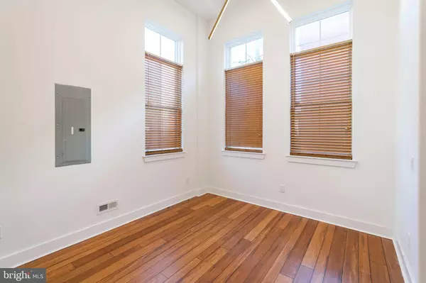 Philadelphia, PA 19148,601 MCCLELLAN ST