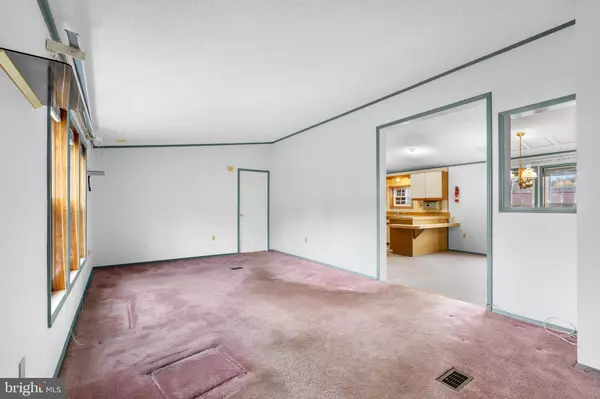 Green Lane, PA 18054,907 LAKEVIEW DR