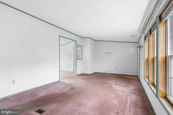 Green Lane, PA 18054,907 LAKEVIEW DR