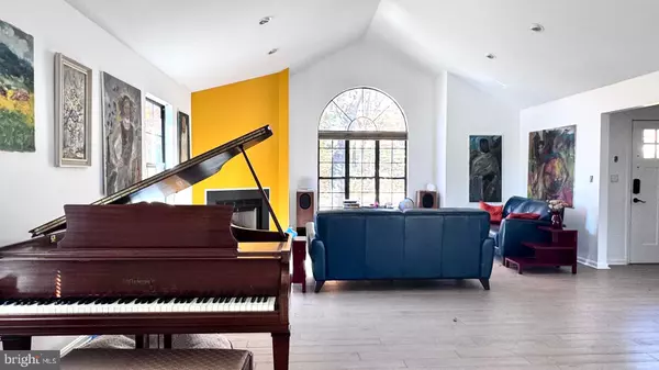 New Market, MD 21774,7011 FOX CHASE RD