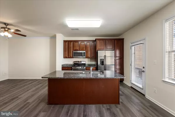 Aldie, VA 20105,24641 GREYSTEEL SQ