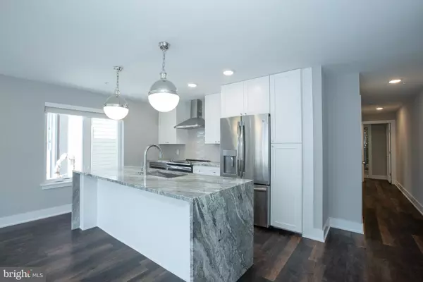 Philadelphia, PA 19130,817 N 20TH ST #UNIT 6