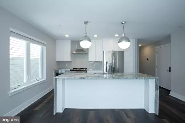 Philadelphia, PA 19130,817 N 20TH ST #UNIT 6