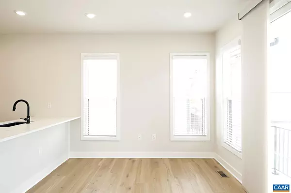 Charlottesville, VA 22902,917 BELMONT AVE #A