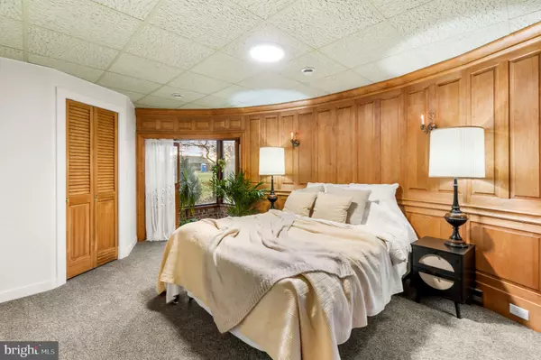 Mount Joy, PA 17552,216 PARK AVE