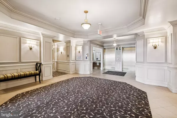 East Brunswick, NJ 08816,2302 CEDAR VILLAGE BLVD