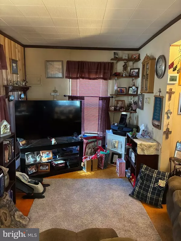 Blackwood, NJ 08012,213 W LAKE AVE