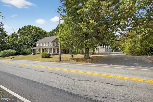 York, PA 17404,225 E CANAL RD