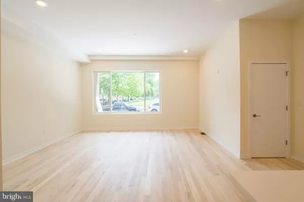 Philadelphia, PA 19146,1300 S 24TH ST #UNIT D1