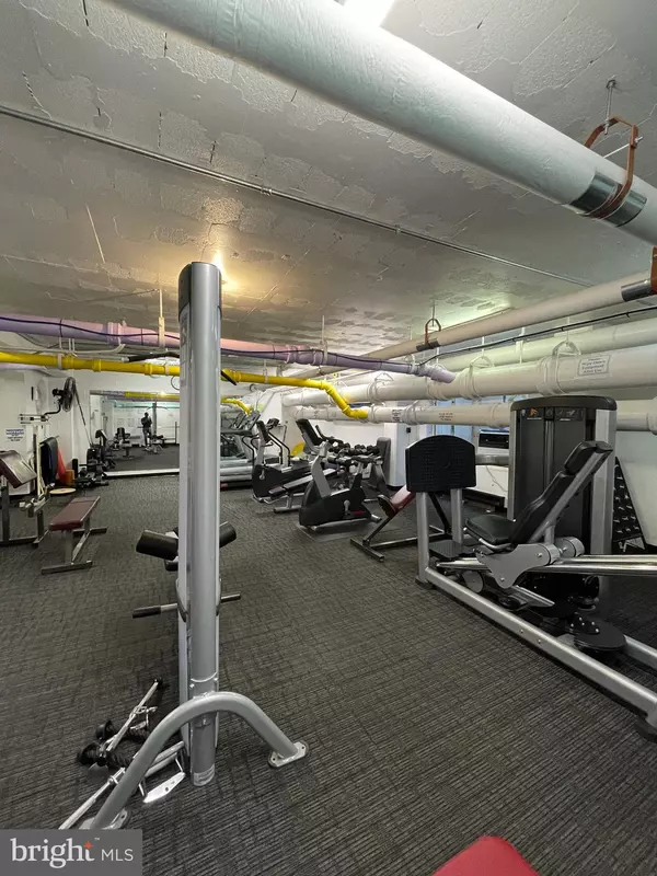 Washington, DC 20037,2475 VIRGINIA AVE NW #411