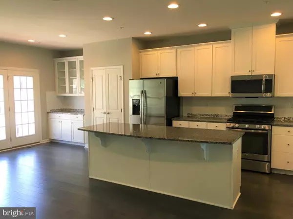 Upper Marlboro, MD 20772,10510 PRESIDENTIAL PKWY