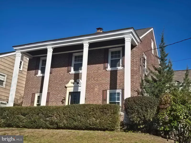 10 MORNINGSIDE DR, Trenton, NJ 08618