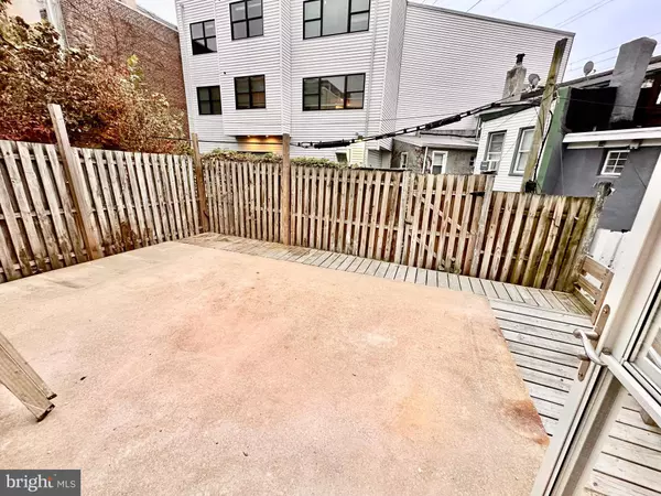 Philadelphia, PA 19127,129 GRAPE ST #1