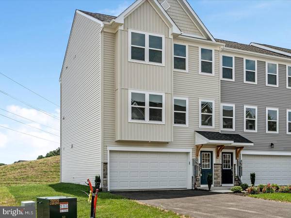 Inwood, WV 25428,17 LYRIQ CT