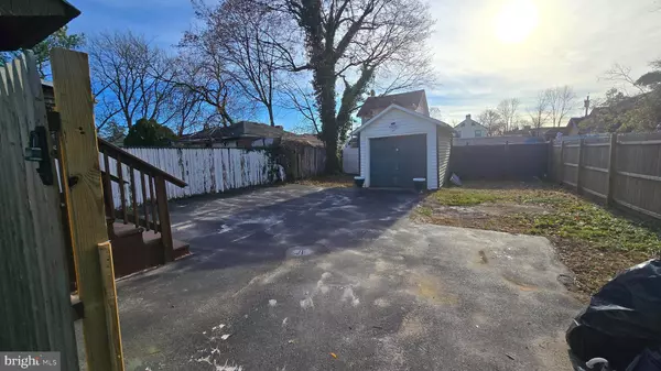 Trenton, NJ 08618,359 PARKWAY AVE