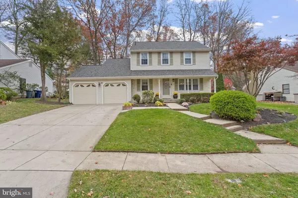 36 WHITECHAPEL DR, Mount Laurel, NJ 08054