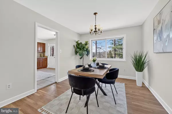 Rockville, MD 20853,5202 DRAKE TER