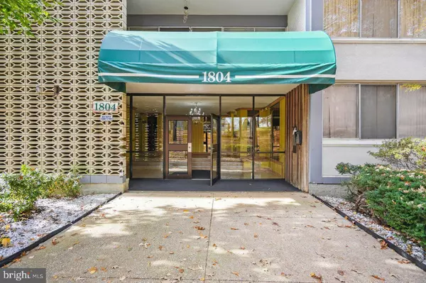 Hyattsville, MD 20783,1804 METZEROTT #303