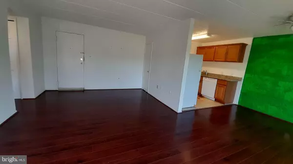 Hyattsville, MD 20783,1804 METZEROTT #303