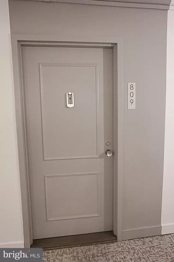 Rockville, MD 20850,4 MONROE ST #4-809