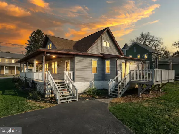 2402 CRALEY RD, Windsor, PA 17366