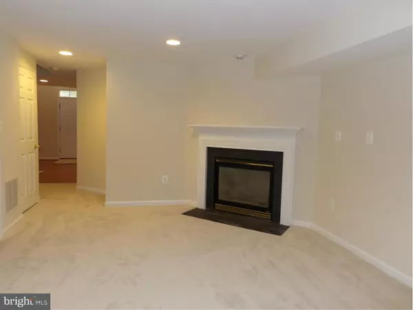 Fairfax, VA 22030,4142 FAIRFAX CENTER CREEK DR