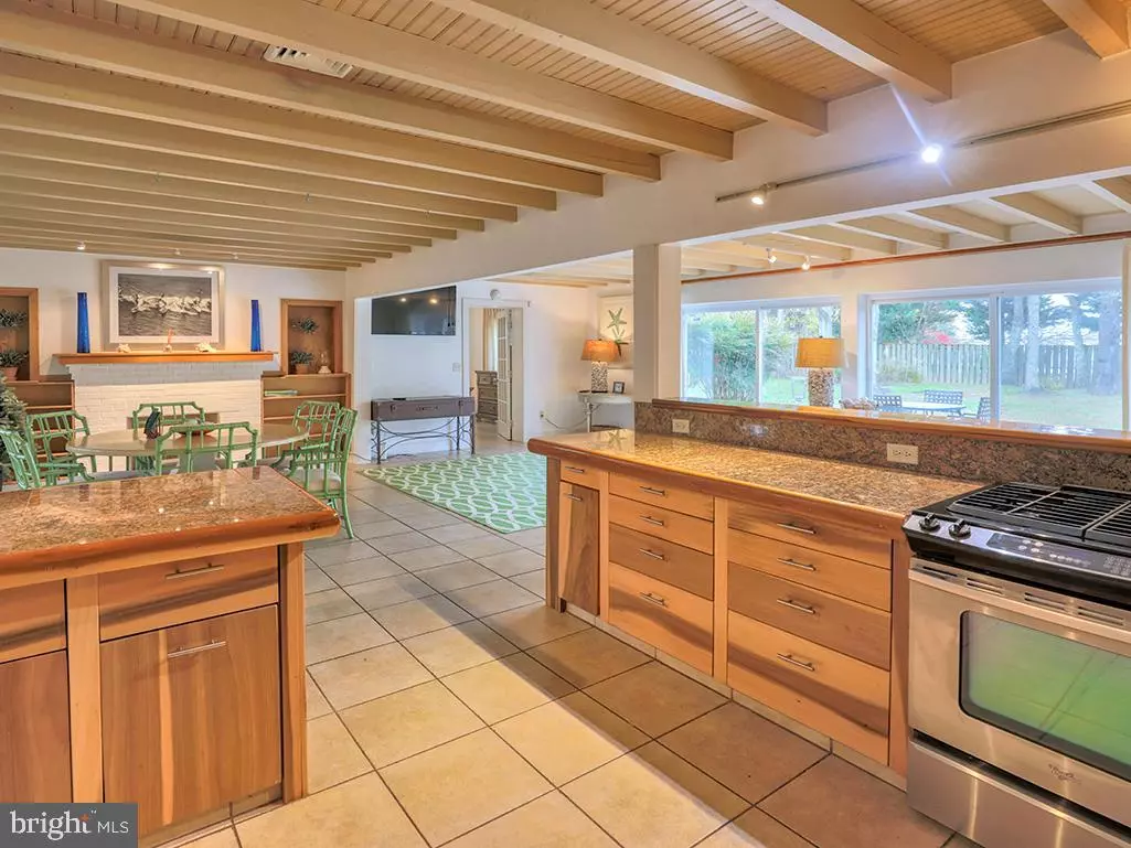 Rehoboth Beach, DE 19971,112 PAYNTER LN