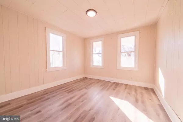 Bridgeton, NJ 08302,351 LAUREL