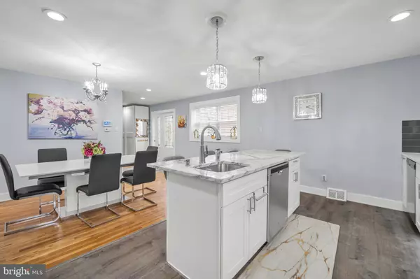 Philadelphia, PA 19116,370 SELMA ST