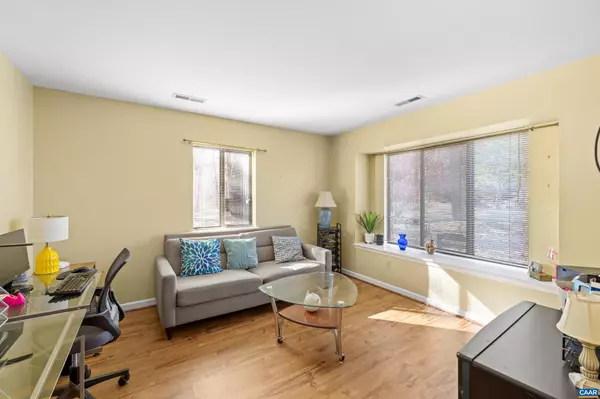 Charlottesville, VA 22902,465 HIDDEN RIDGE RD