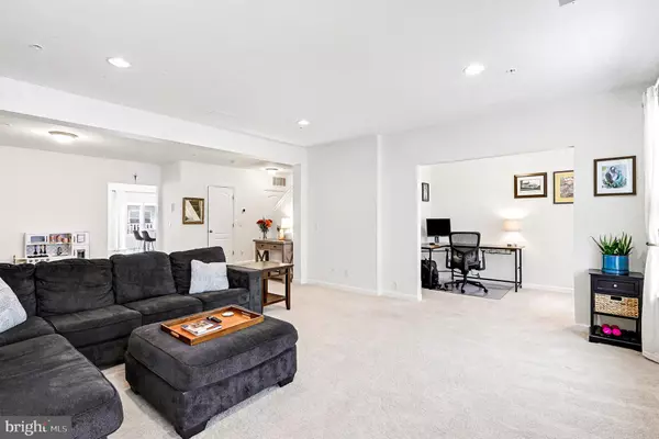 Dumfries, VA 22026,16884 PORTERS INN DR