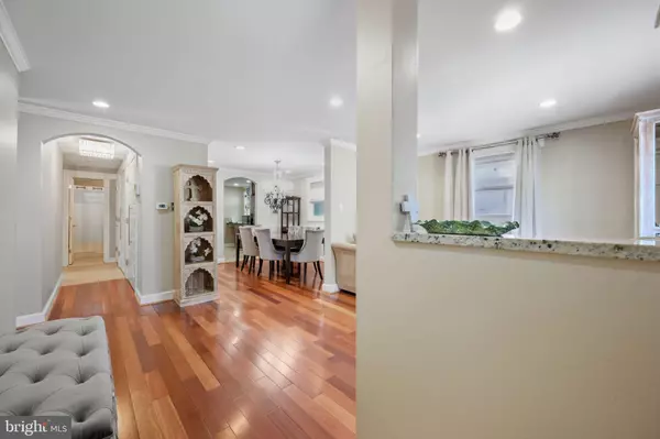 Arlington, VA 22204,2022 S MONROE ST S